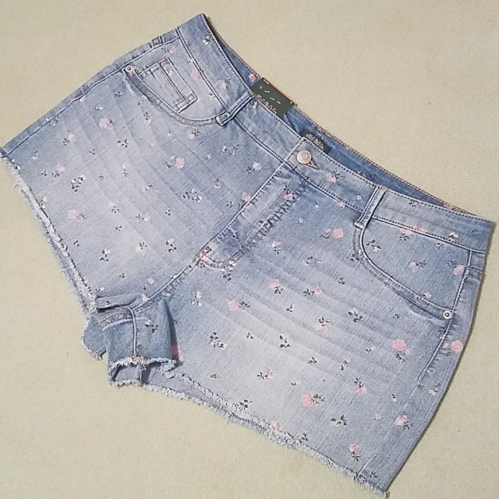 Wild Fable Floral High Rise Cutoff Short Size16